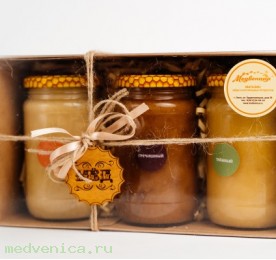 Набор подарочный (3 вида мёда в картонной коробке с прозрачной крышкой)