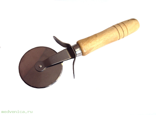 Нож для обрезки вощины с деревянной ручкой (D 65)